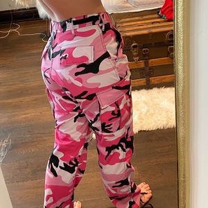 Camo pants😈